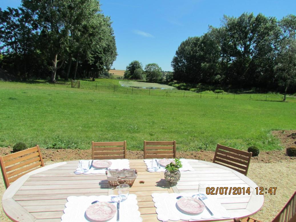 L'Orangerie Du Grand Jardin Villa Conde-sur-Seulles Bagian luar foto